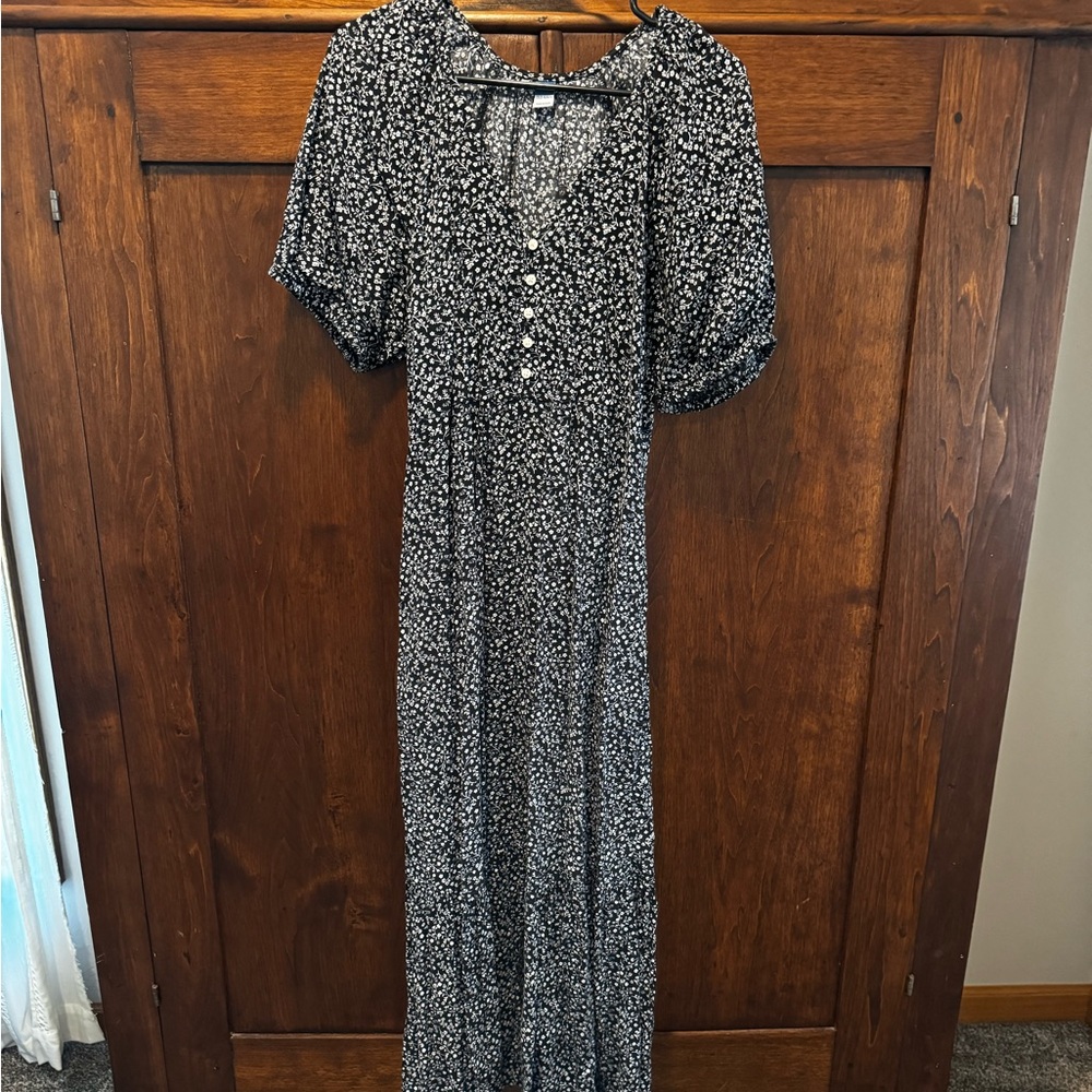 Old Navy Black and White Floral Maxi Dress